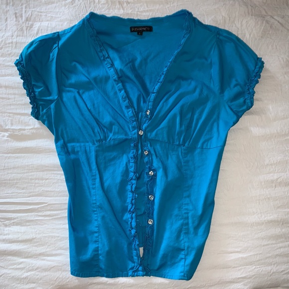 ❗️SOLD❗️ Stretch Blue Button Down Blouse - Picture 2 of 3